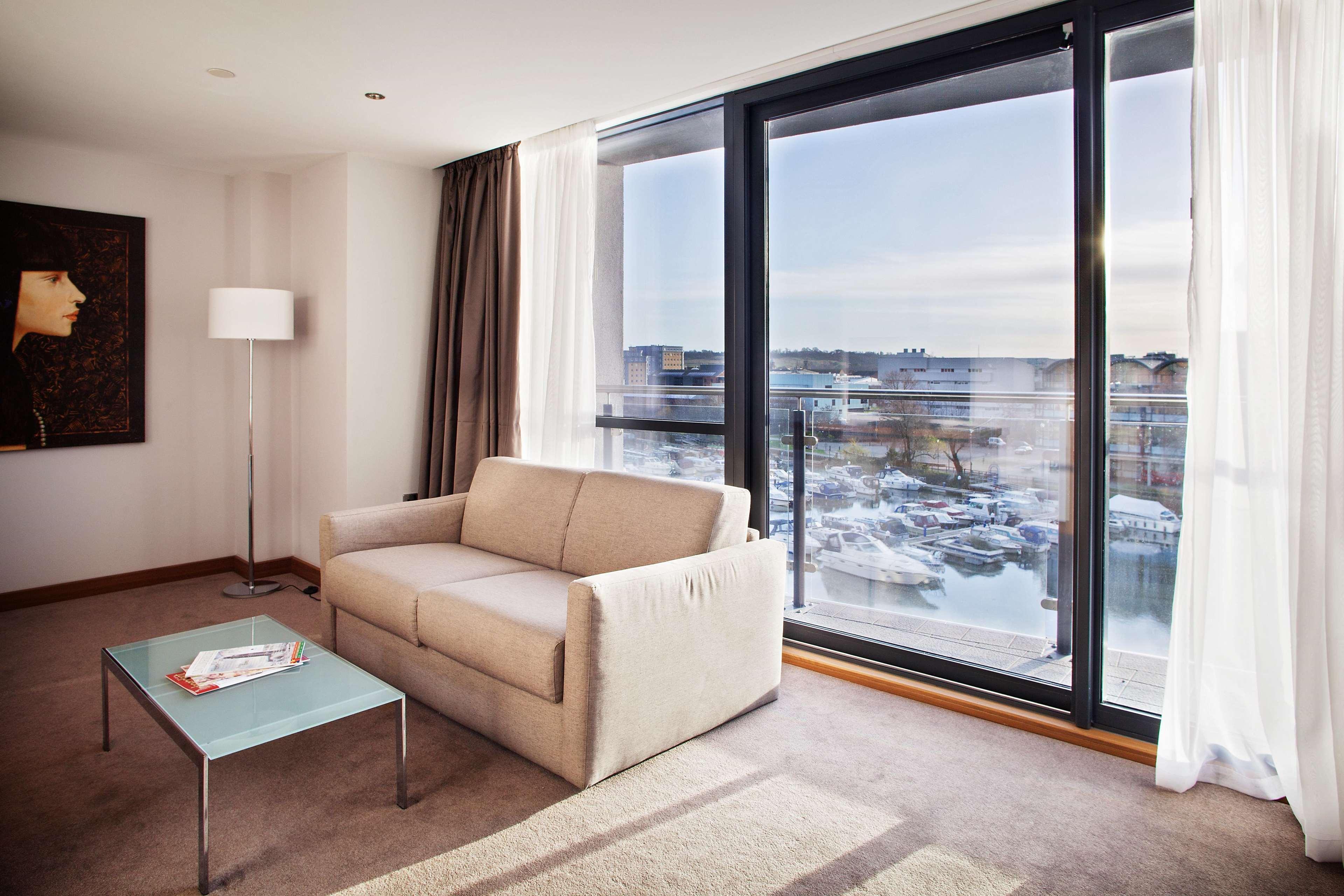 Doubletree By Hilton Lincoln Hotel Bagian luar foto