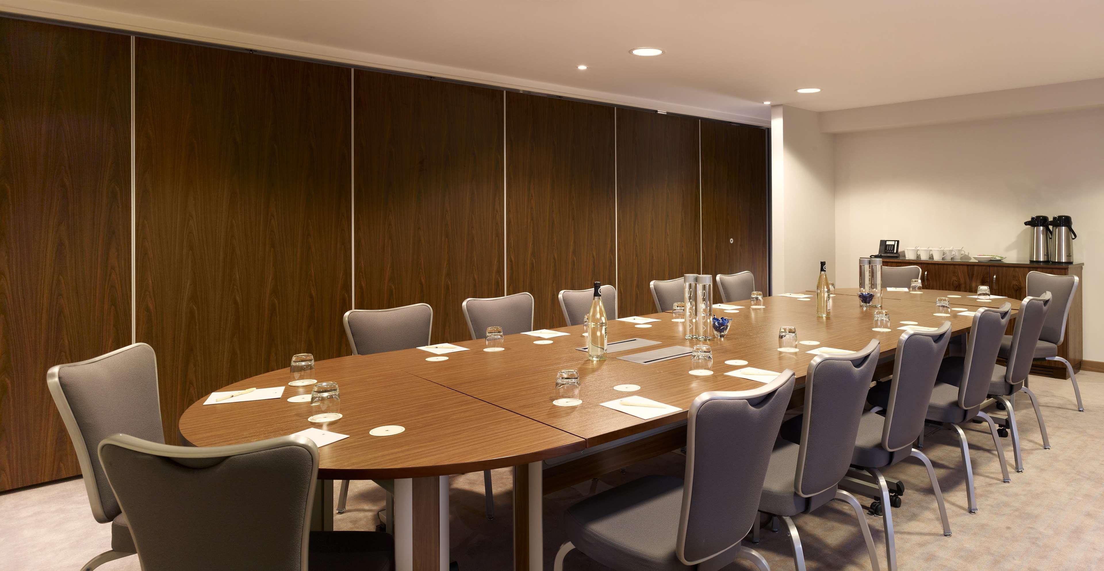 Doubletree By Hilton Lincoln Hotel Bisnis foto