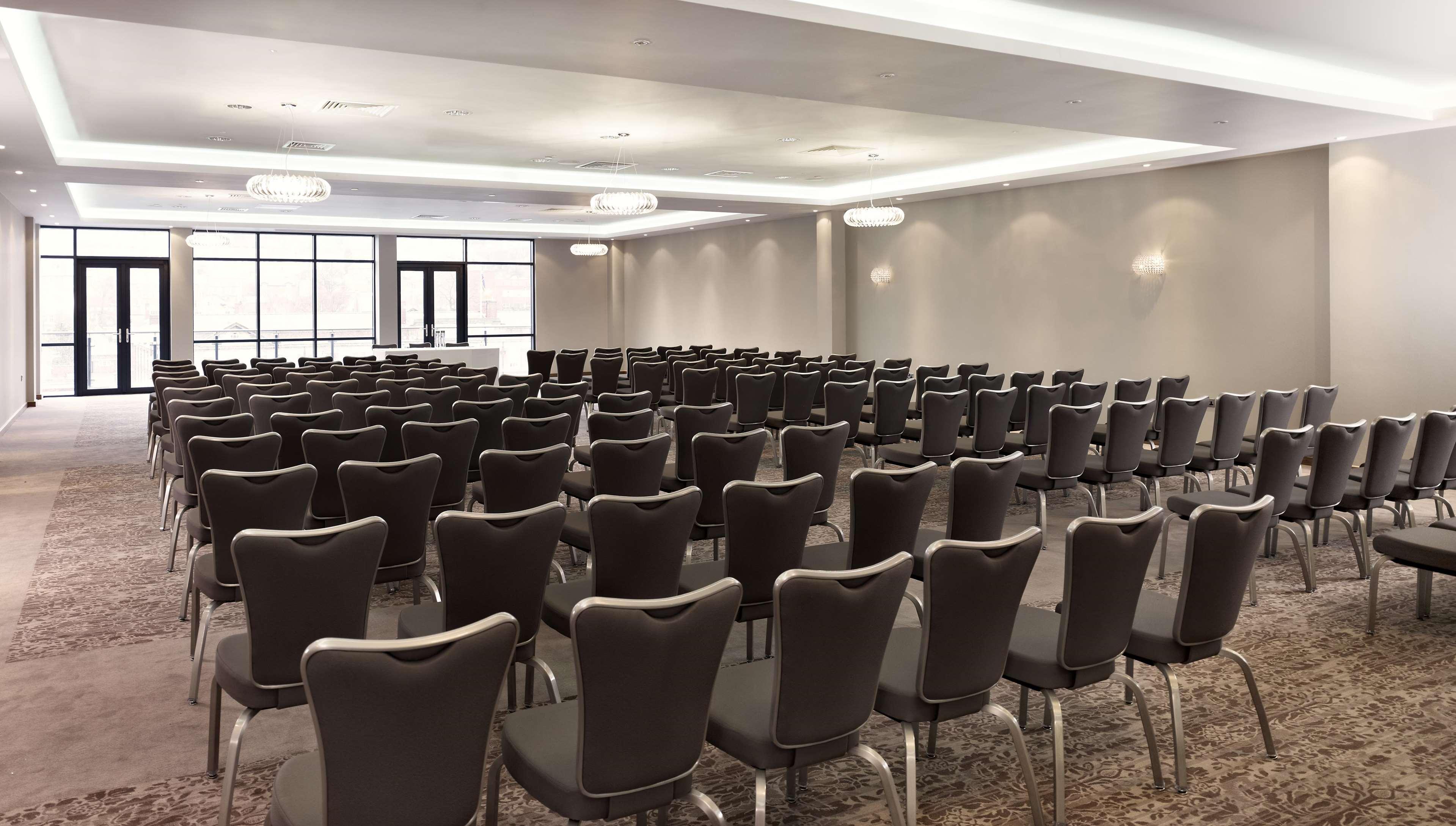 Doubletree By Hilton Lincoln Hotel Bisnis foto