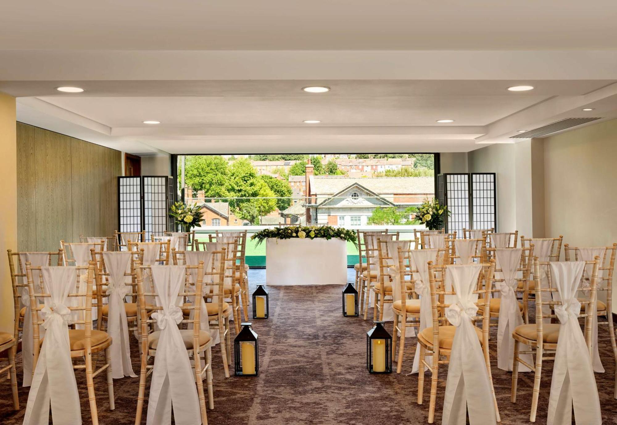 Doubletree By Hilton Lincoln Hotel Bagian luar foto