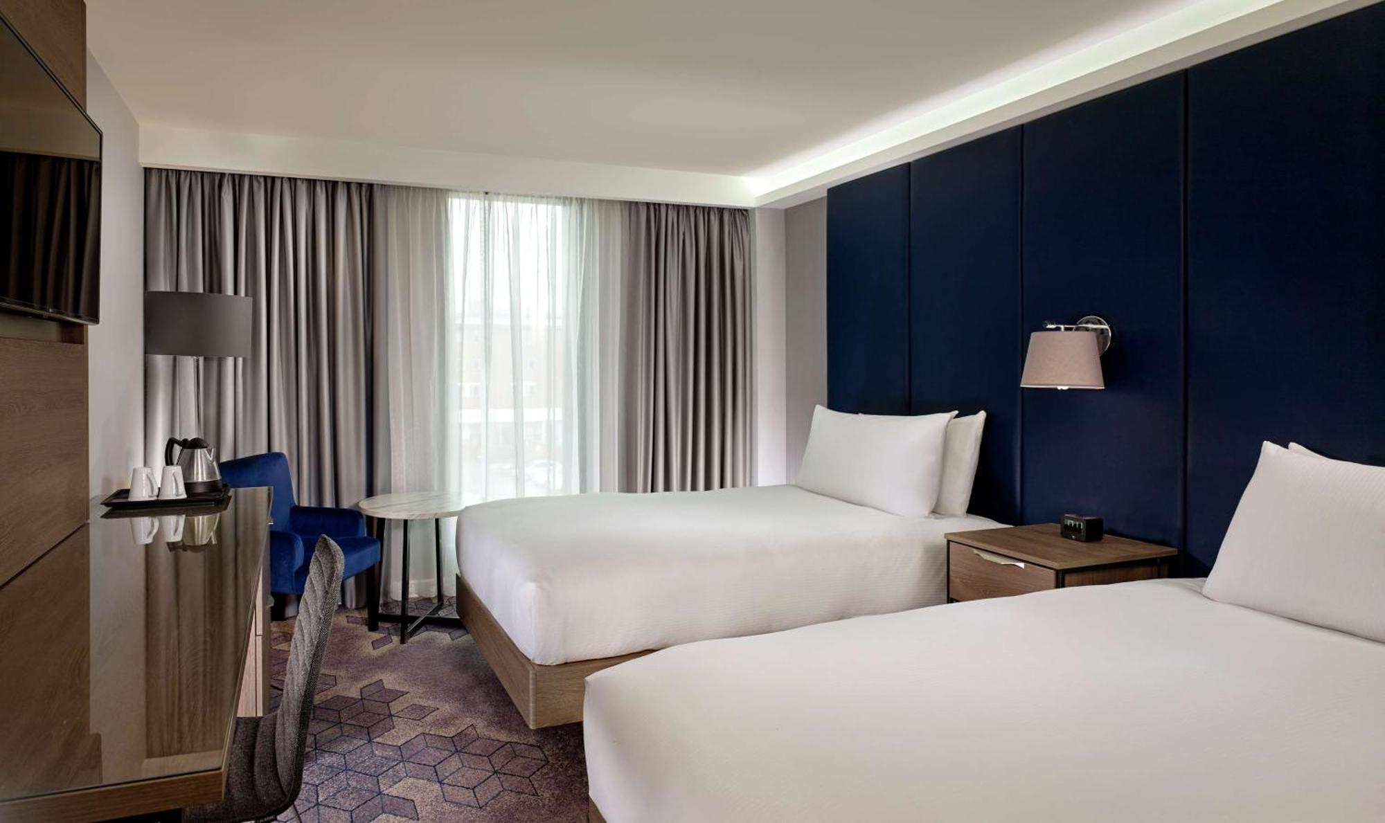 Doubletree By Hilton Lincoln Hotel Bagian luar foto