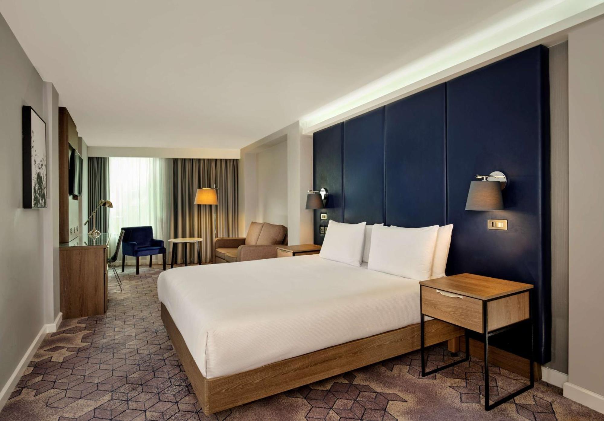 Doubletree By Hilton Lincoln Hotel Bagian luar foto