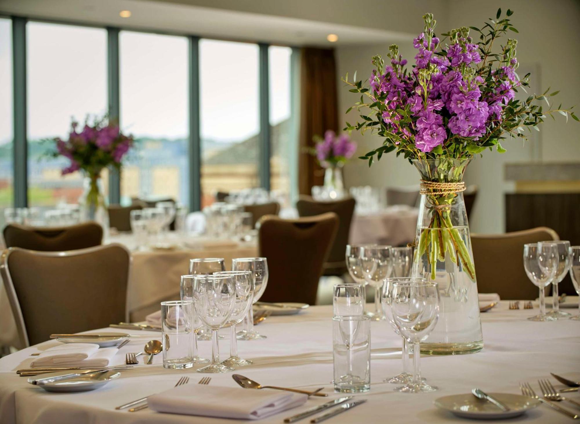 Doubletree By Hilton Lincoln Hotel Bagian luar foto