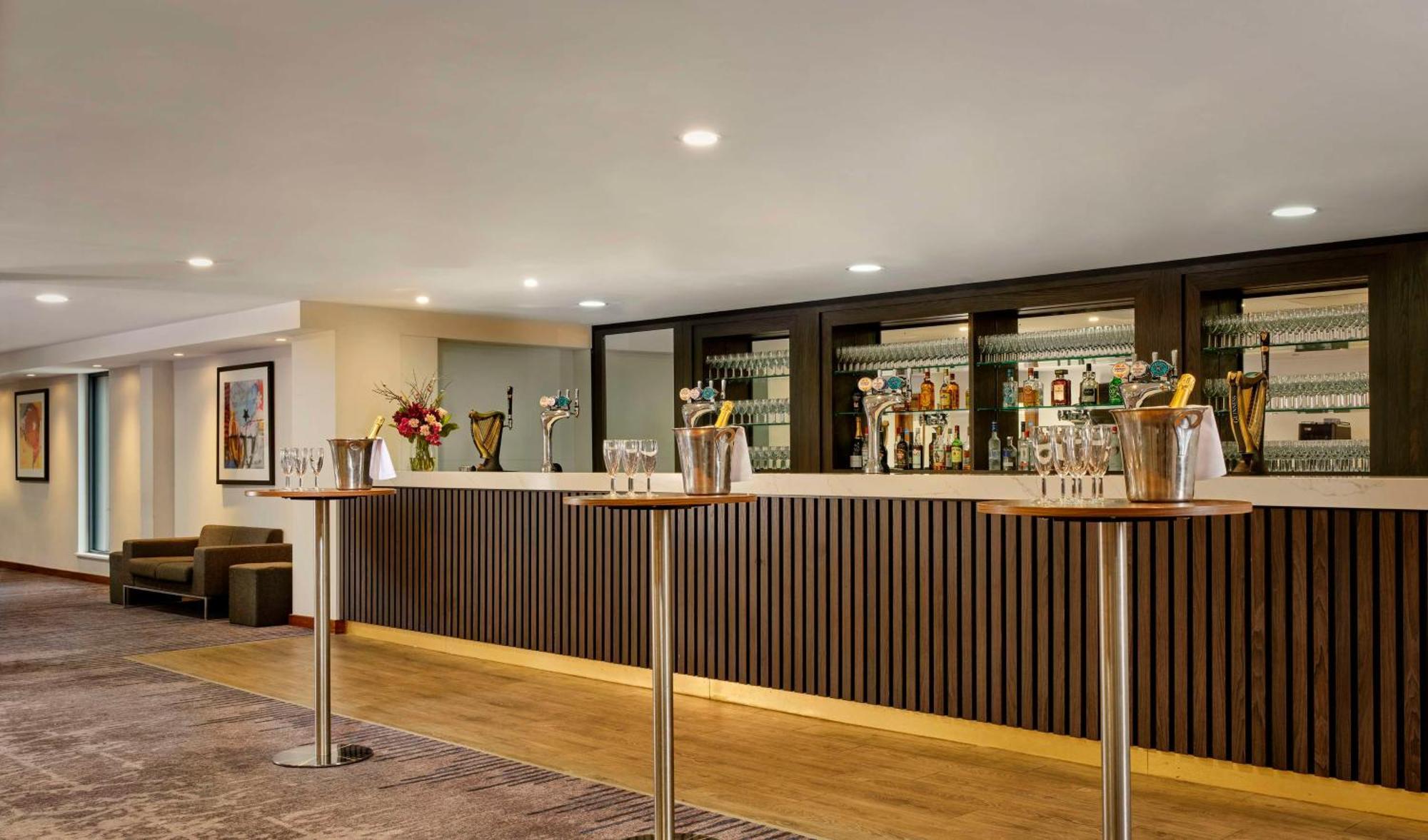 Doubletree By Hilton Lincoln Hotel Bagian luar foto